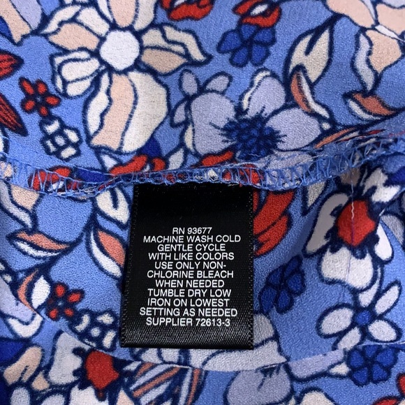 🆕NWT Liz Claiborne Floral Blouse - Picture 11 of 11